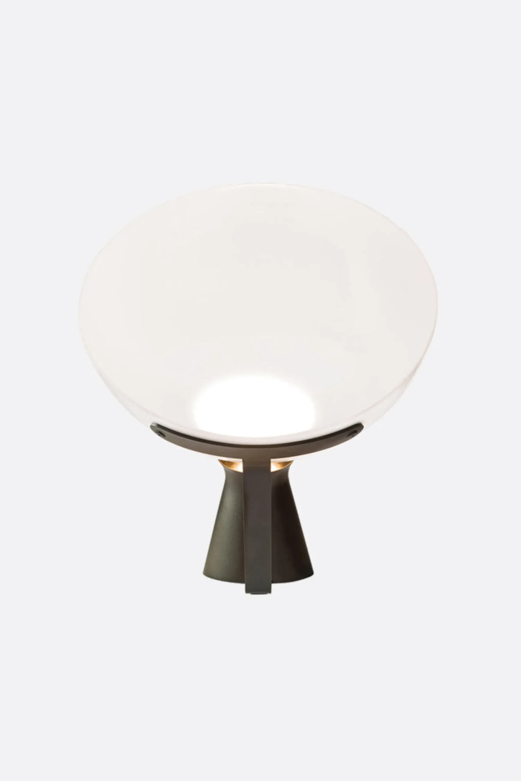 KARAKTER Aida table lamp