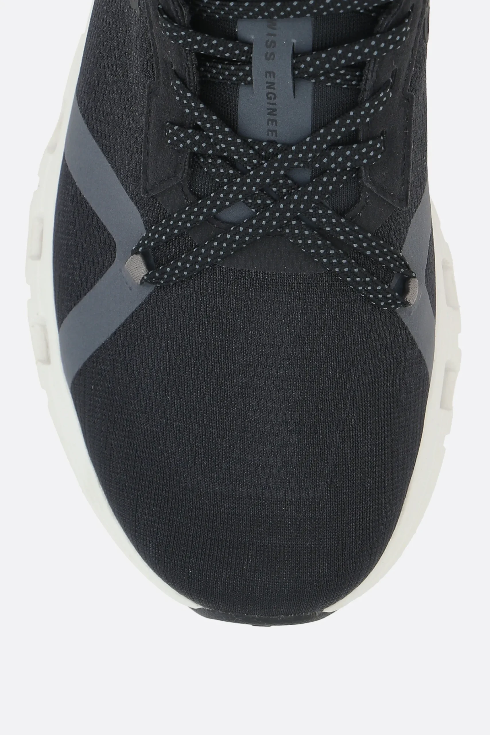 Women ON Cloud X 4 AD sneaker in mesh