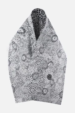 Women 10 CORSO COMO graphic print nylon padded stole