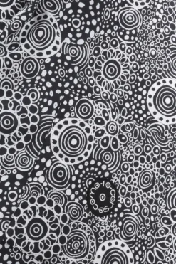 Women 10 CORSO COMO graphic print nylon padded stole
