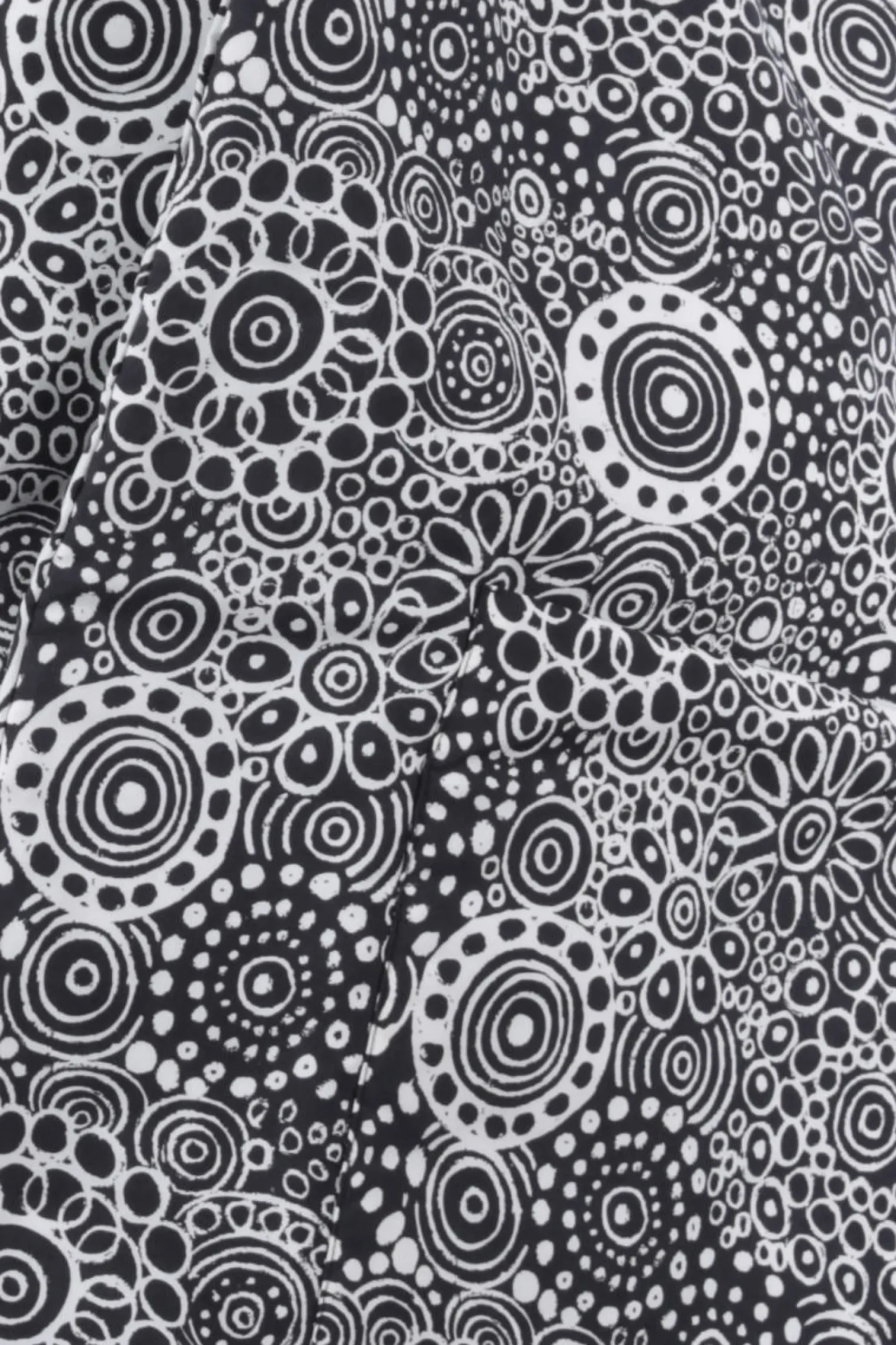 Women 10 CORSO COMO graphic print nylon padded stole